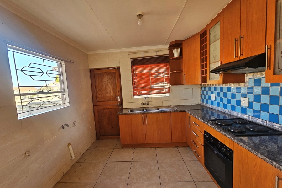 To Let 3 Bedroom Property for Rent in Tlhabane West North West